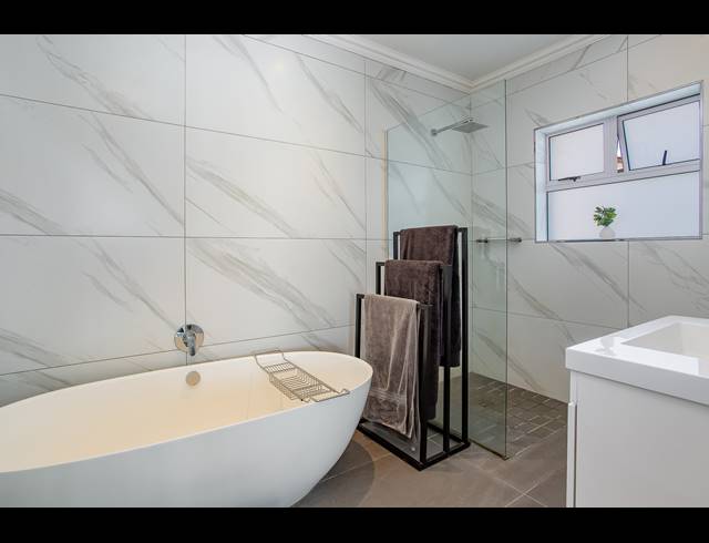 4 BEDROOM FREEHOLD FOR SALE IN PAARL NORTH